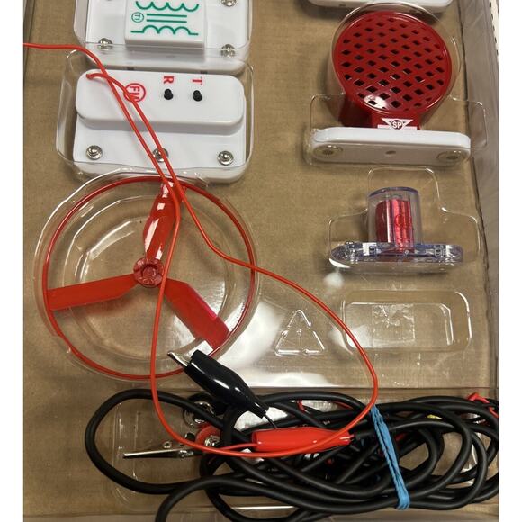 Snap Circuits Extreme SC-750 750 Computer Interface Projects STEM 99% Complete - Picture 10 of 15